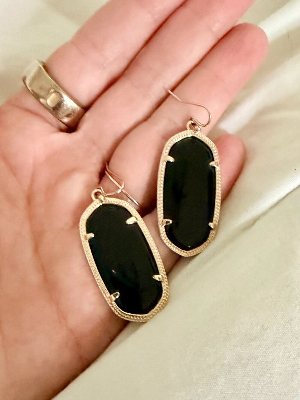 Kendra Scott Black Elle Drop Earrings Gold Tone Statement